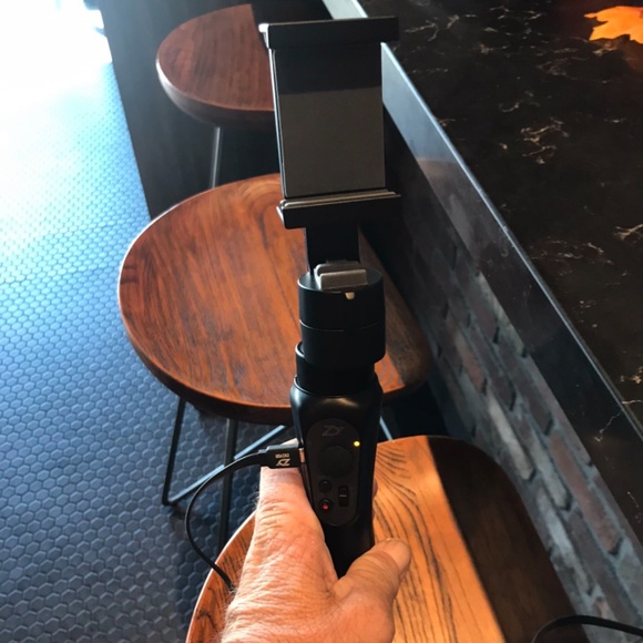 Zhiyun Smooth Q 3-Axis Gimbal Stabilizer - Picture 3 of 4